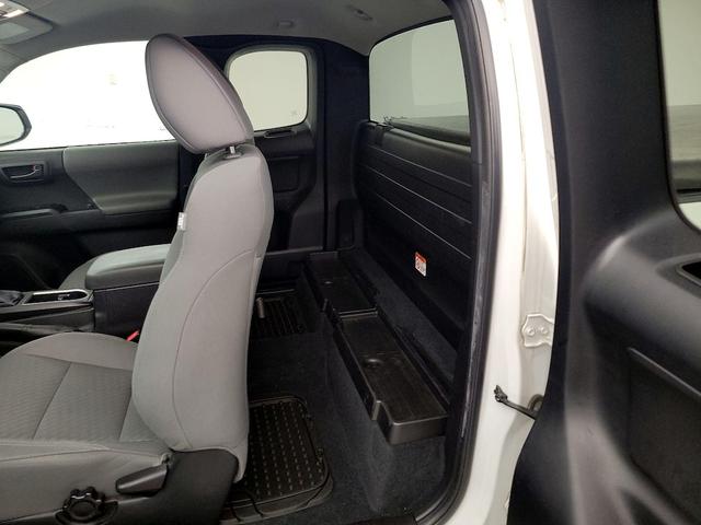Photo of 2022 White Toyota Tacoma