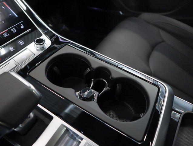 Photo of 2025 Glacier White Metallic Audi Q7