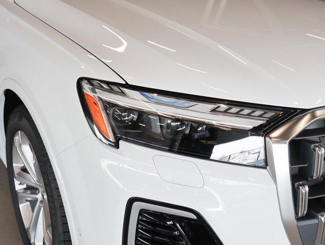 Photo of 2025 Glacier White Metallic Audi Q7