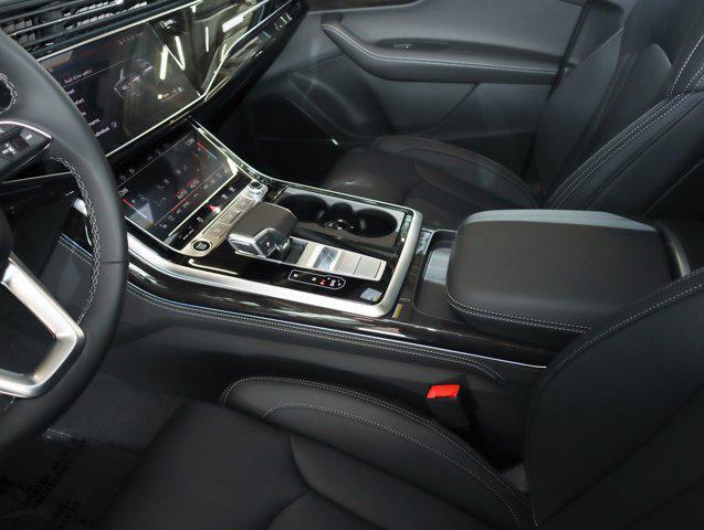Photo of 2025 Glacier White Metallic Audi Q7