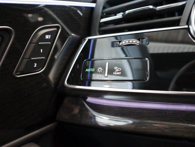 Photo of 2025 Glacier White Metallic Audi Q7