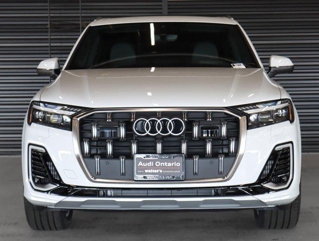 Photo of 2025 Glacier White Metallic Audi Q7