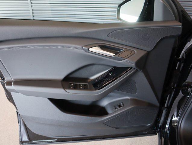 Photo of 2025 Mythos Black Metallic Audi Q6 e-tron