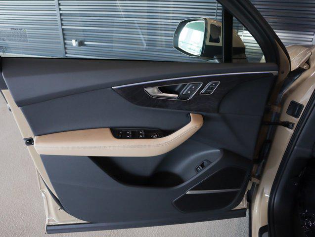 Photo of 2025 Sakhir Gold Metallic Audi Q7
