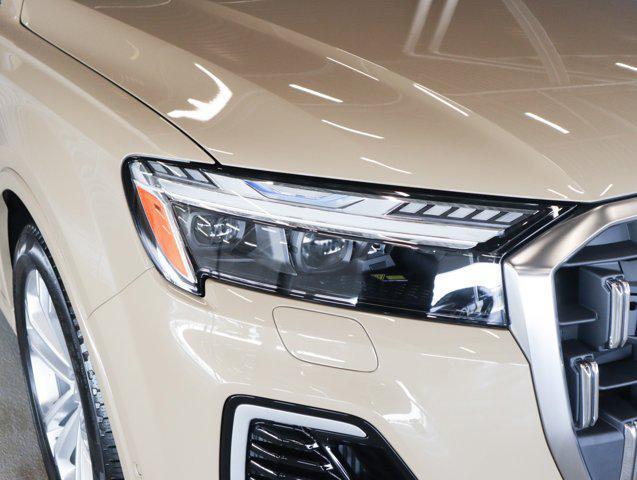 Photo of 2025 Sakhir Gold Metallic Audi Q7