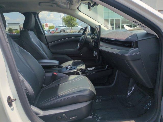 Photo of 2021 White Metallic Ford Mustang Mach-E