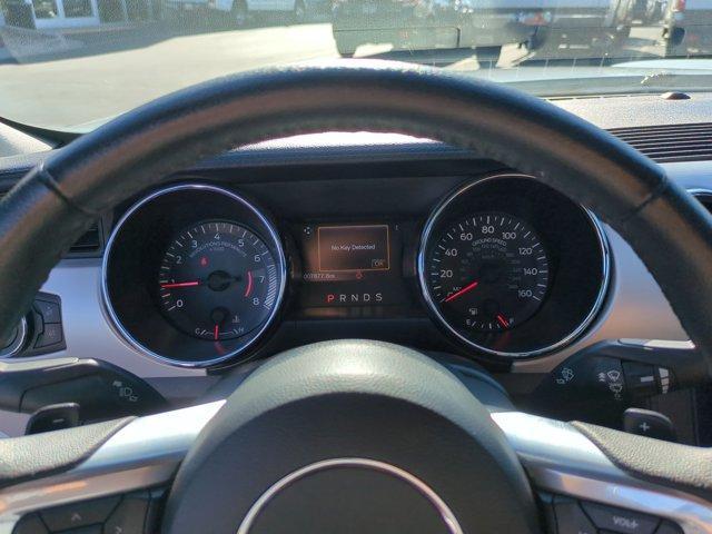 Photo of 2015 Oxford White Ford Mustang