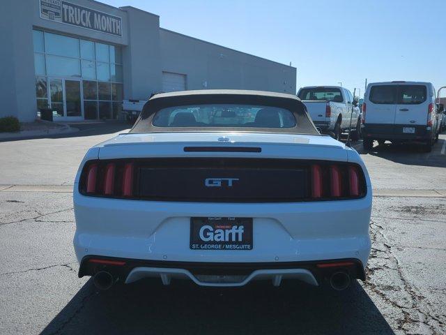 Photo of 2015 Oxford White Ford Mustang