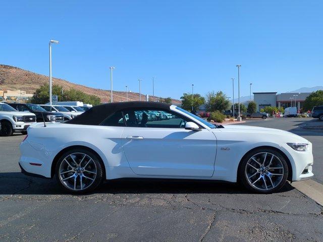Photo of 2015 Oxford White Ford Mustang