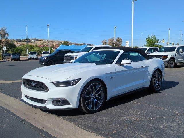 Photo of 2015 Oxford White Ford Mustang
