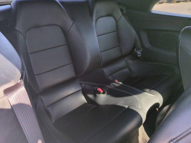 Photo of 2015 Oxford White Ford Mustang