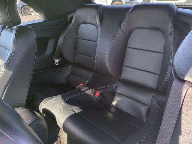 Photo of 2015 Oxford White Ford Mustang
