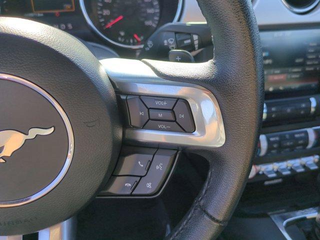 Photo of 2015 Oxford White Ford Mustang