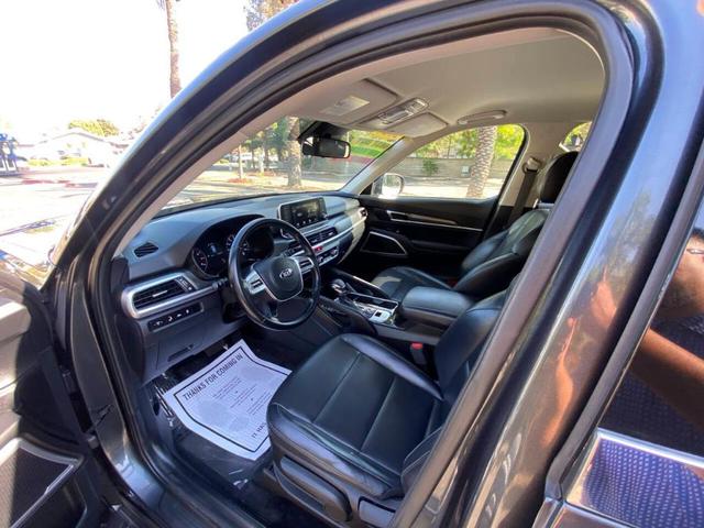 Photo of 2020 Gray Kia Telluride