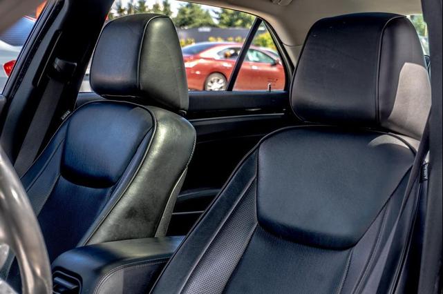 Photo of 2019 Velvet Red Pearlcoat Chrysler 300