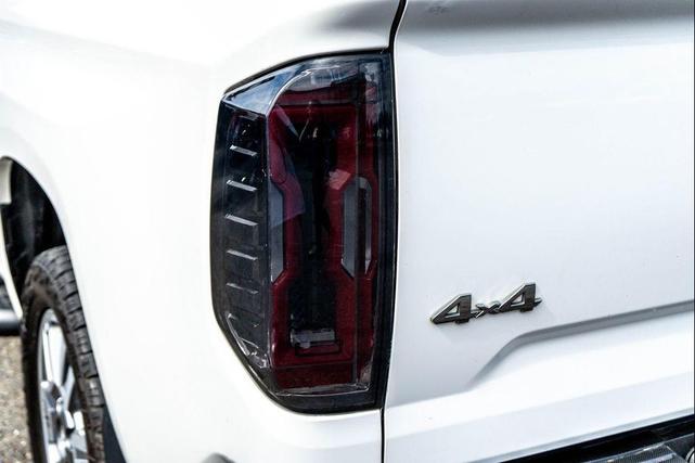 Photo of 2018 Super White Toyota Tundra