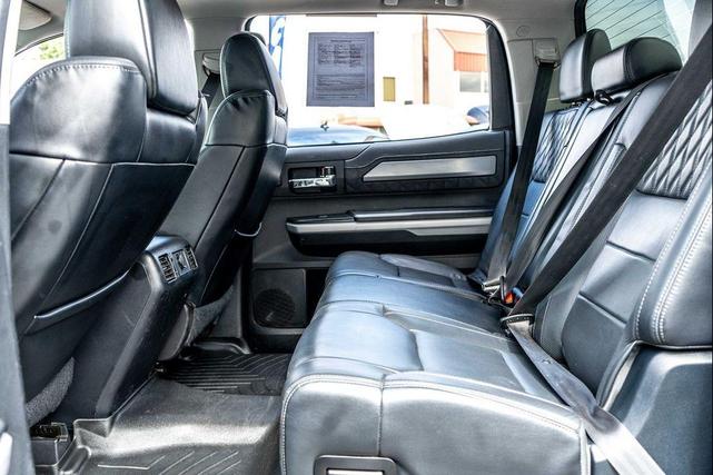 Photo of 2018 Super White Toyota Tundra