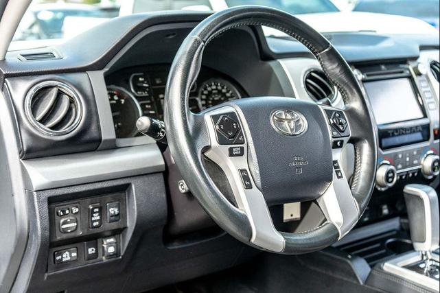 Photo of 2018 Super White Toyota Tundra