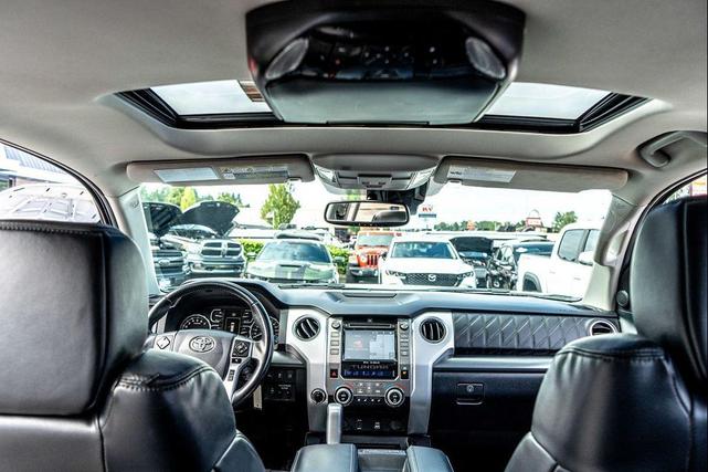 Photo of 2018 Super White Toyota Tundra