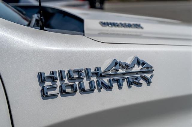 Photo of 2023 Iridescent Pearl Tricoat Chevrolet Silverado 1500