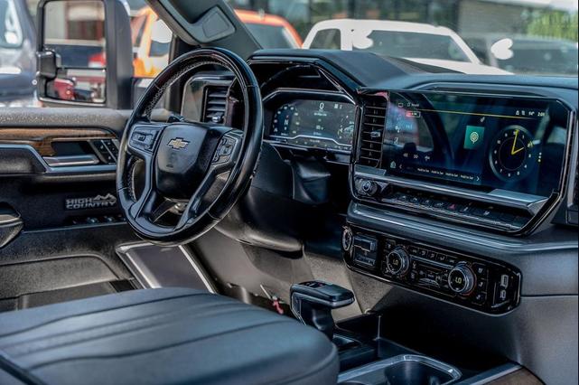 Photo of 2023 Iridescent Pearl Tricoat Chevrolet Silverado 1500