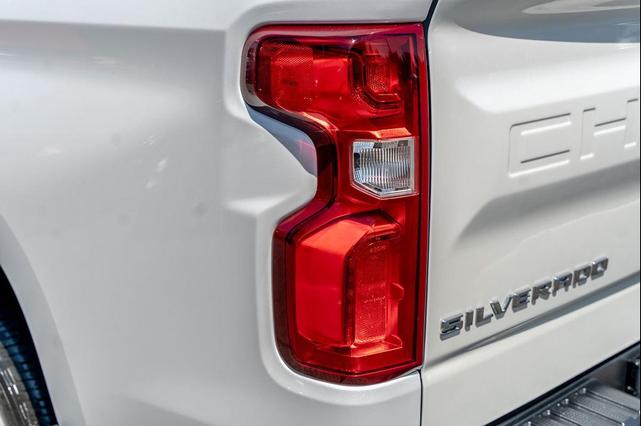 Photo of 2023 Iridescent Pearl Tricoat Chevrolet Silverado 1500