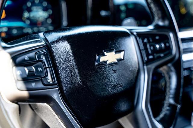 Photo of 2023 Iridescent Pearl Tricoat Chevrolet Silverado 1500