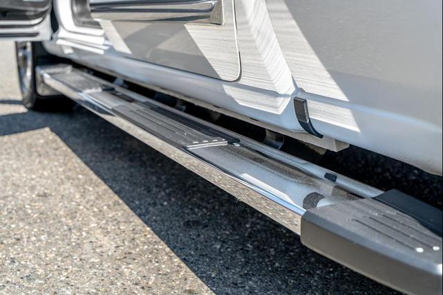 Photo of 2023 Iridescent Pearl Tricoat Chevrolet Silverado 1500