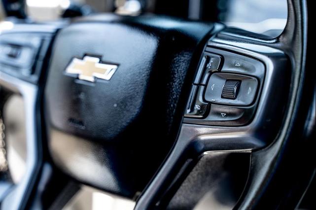 Photo of 2023 Iridescent Pearl Tricoat Chevrolet Silverado 1500