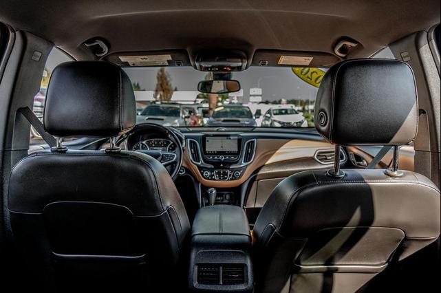 Photo of 2020 Mosaic Black Metallic Chevrolet Equinox