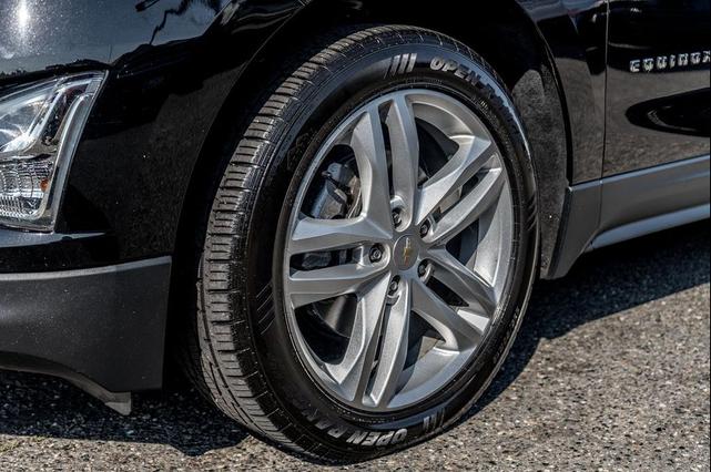 Photo of 2020 Mosaic Black Metallic Chevrolet Equinox