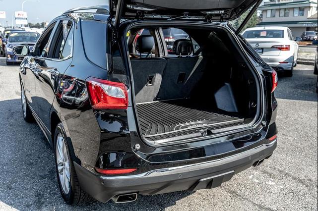 Photo of 2020 Mosaic Black Metallic Chevrolet Equinox