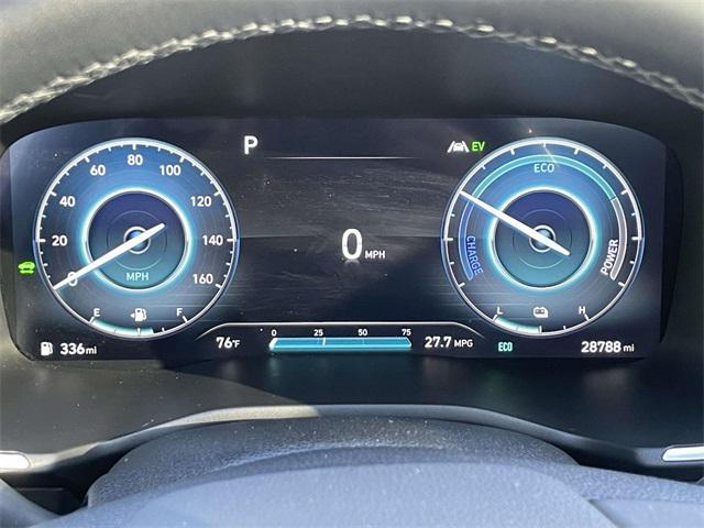 Photo of 2022 Silver Hyundai SANTA FE HEV