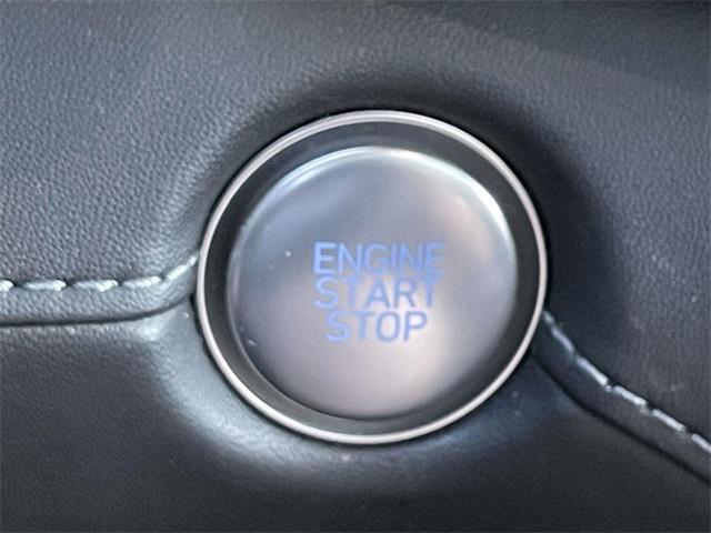 Photo of 2022 Silver Hyundai SANTA FE HEV