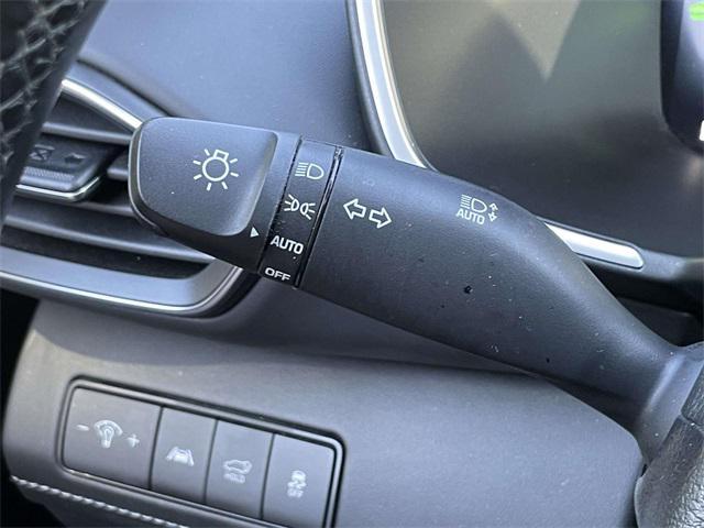 Photo of 2022 Silver Hyundai SANTA FE HEV