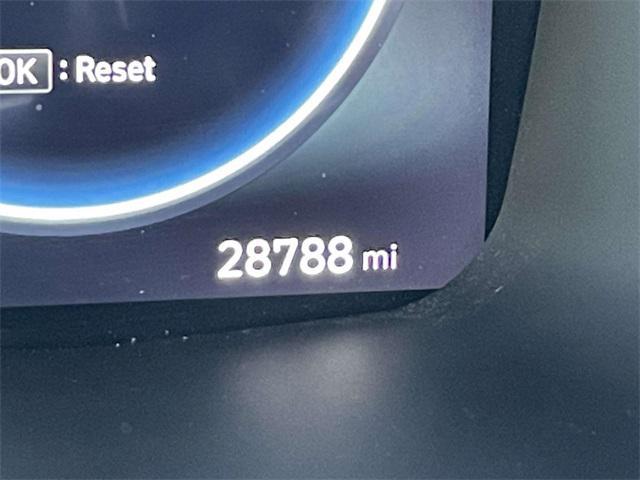 Photo of 2022 Silver Hyundai SANTA FE HEV