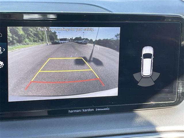Photo of 2022 Silver Hyundai SANTA FE HEV