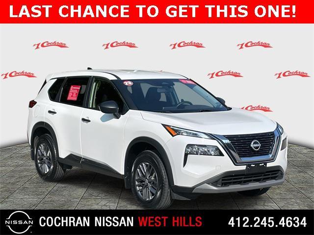 Photo of 2023 White Nissan Rogue