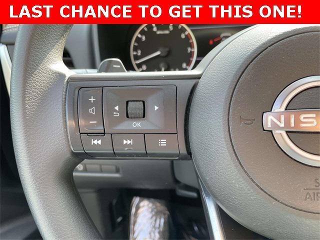 Photo of 2023 White Nissan Rogue
