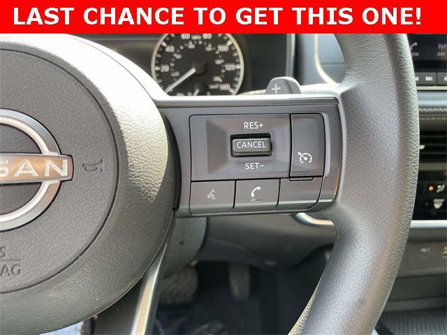 Photo of 2023 White Nissan Rogue