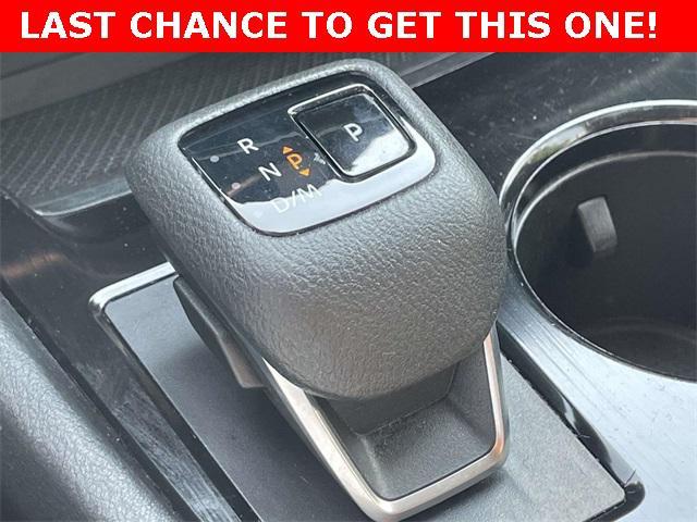Photo of 2023 White Nissan Rogue