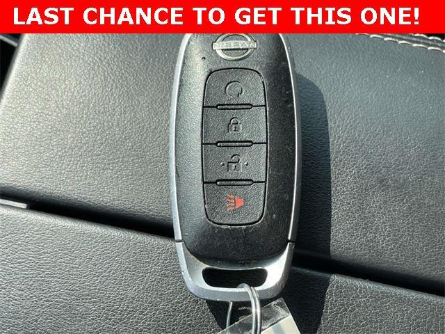 Photo of 2023 White Nissan Rogue