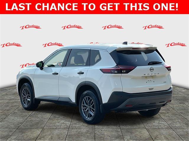 Photo of 2023 White Nissan Rogue