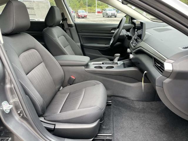 Photo of 2025 Gun Metallic Nissan Altima