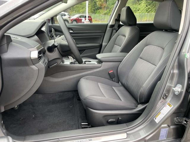 Photo of 2025 Gun Metallic Nissan Altima
