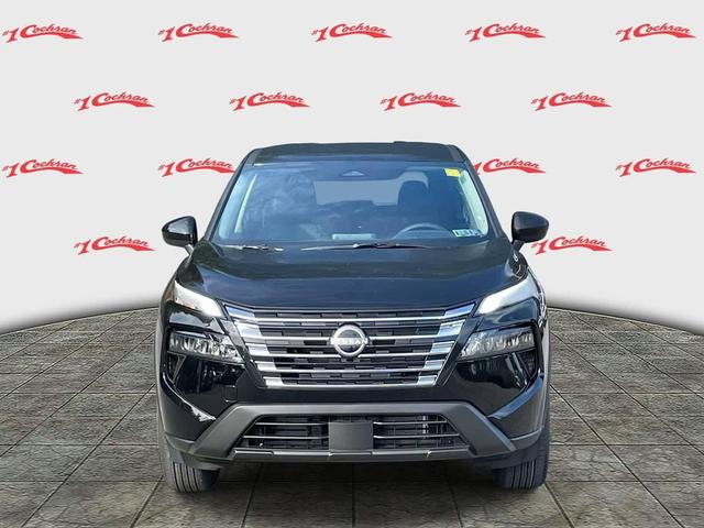 Photo of 2026 Super Black Nissan Rogue