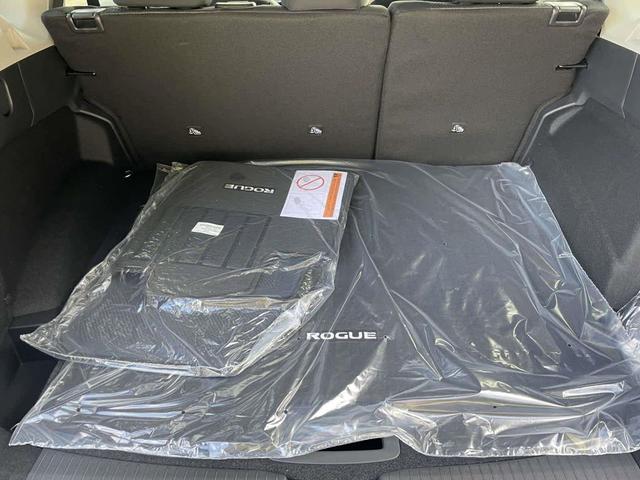 Photo of 2026 Super Black Nissan Rogue