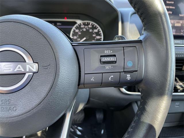 Photo of 2022 Silver Nissan Rogue