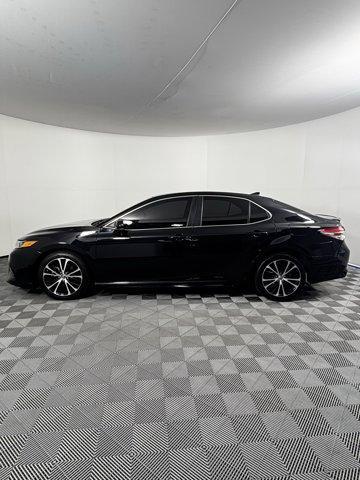 Photo of 2019 Black Toyota Camry