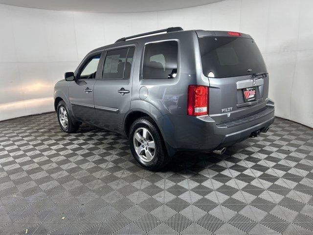 Photo of 2011 Gray Honda Pilot